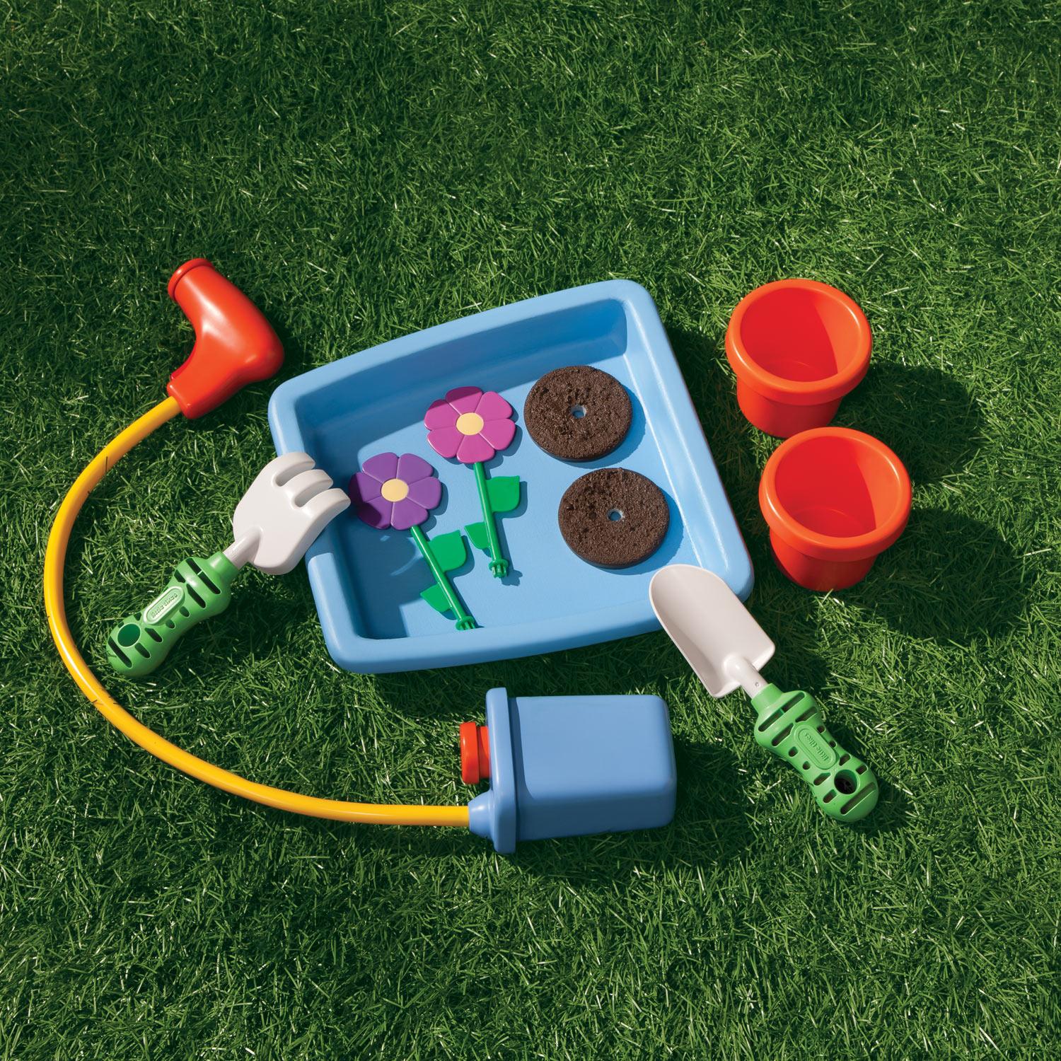 2-in-1 Garden Cart & Wheelbarrow - Official Little Tikes Website